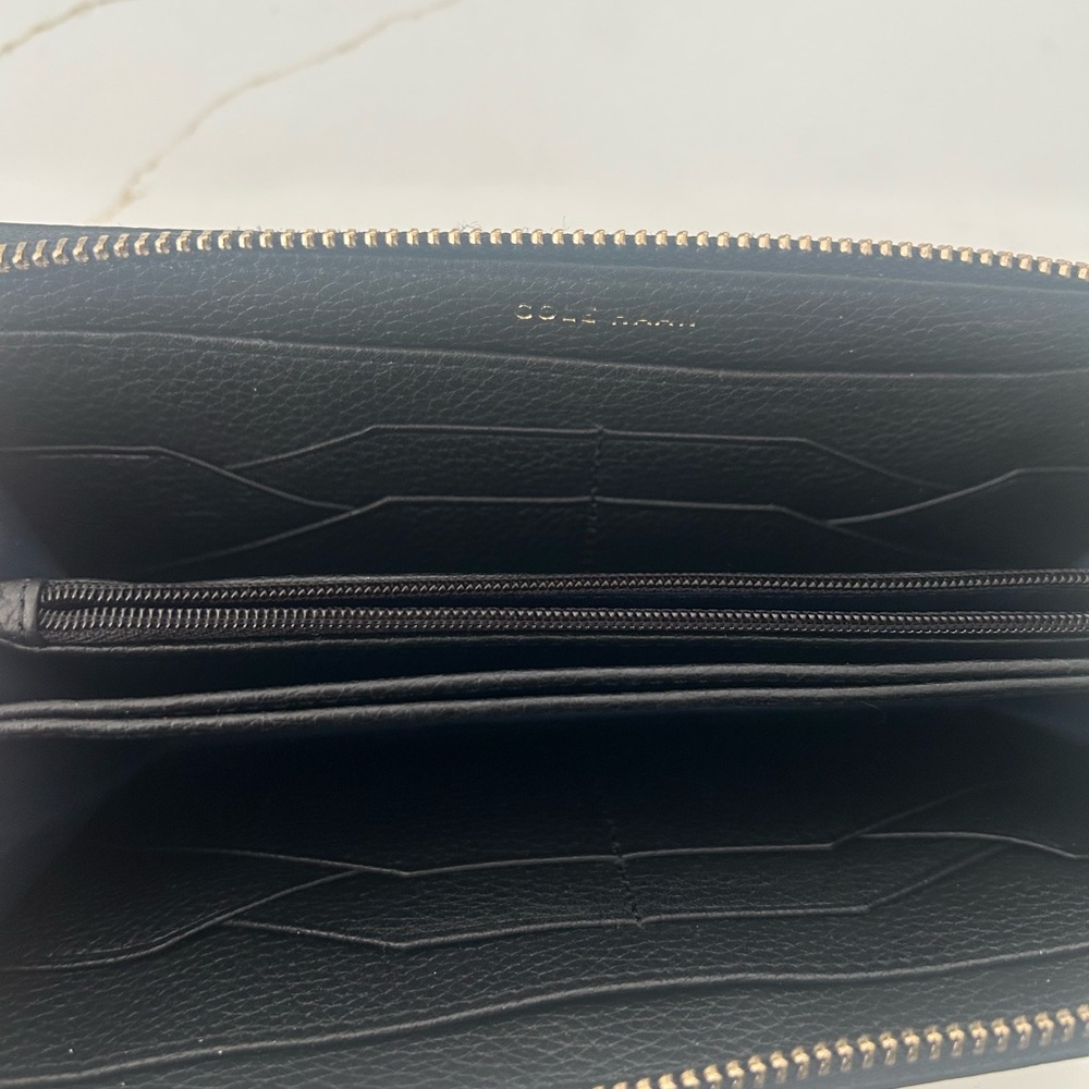 Cole Haan black Leather Wallet - Picture 6 of 7